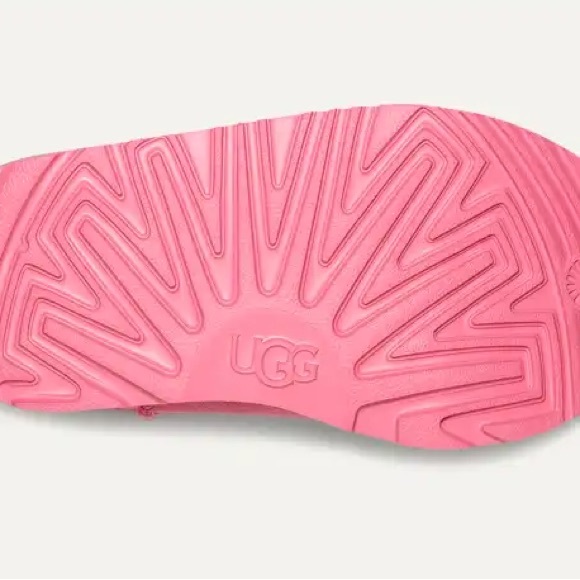 UGG toddlers Classic II Boot color Sachet Pink - Picture 5 of 5